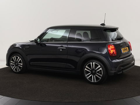 MINI Cooper 1.5 Classic | Automaat | Leder | Carplay | Full LED | Navigatie | Climate control | Parkeerhulp | Cruise control