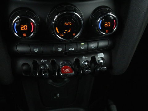 MINI Cooper 1.5 Classic | Automaat | Leder | Carplay | Full LED | Navigatie | Climate control | Parkeerhulp | Cruise control