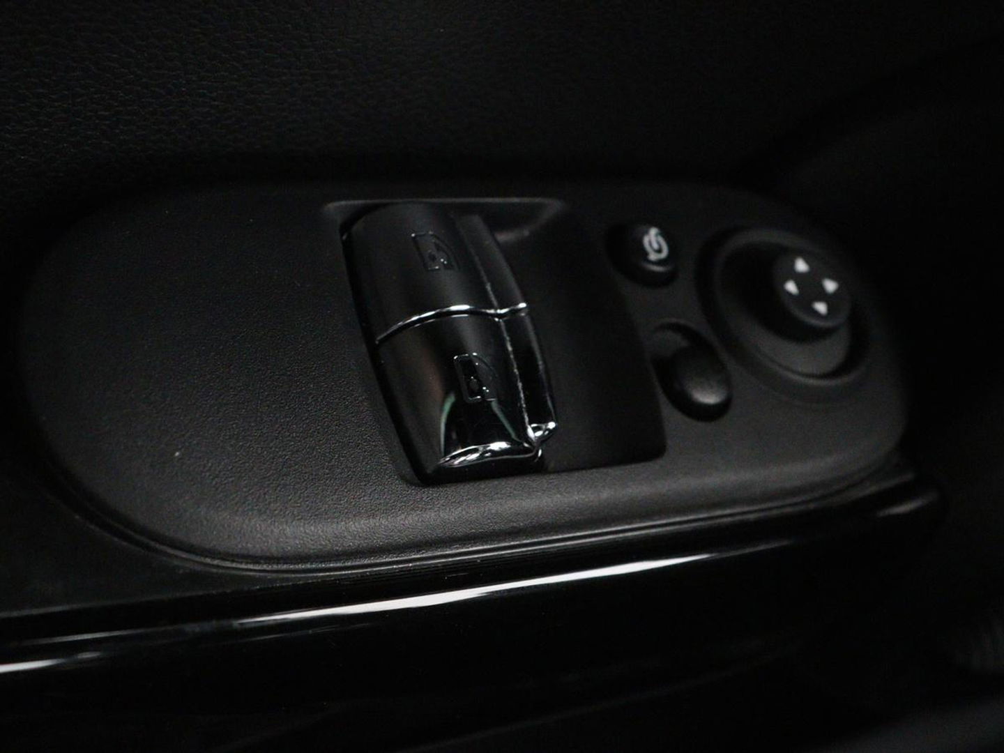 MINI Cooper 1.5 Classic | Automaat | Leder | Carplay | Full LED | Navigatie | Climate control | Parkeerhulp | Cruise control