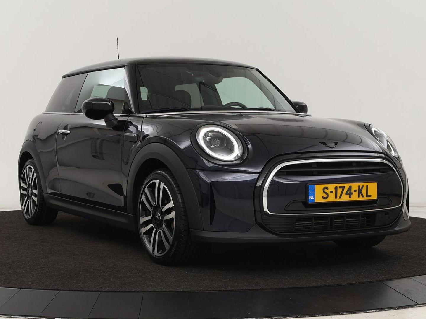 MINI Cooper 1.5 Classic | Automaat | Leder | Carplay | Full LED | Navigatie | Climate control | Parkeerhulp | Cruise control
