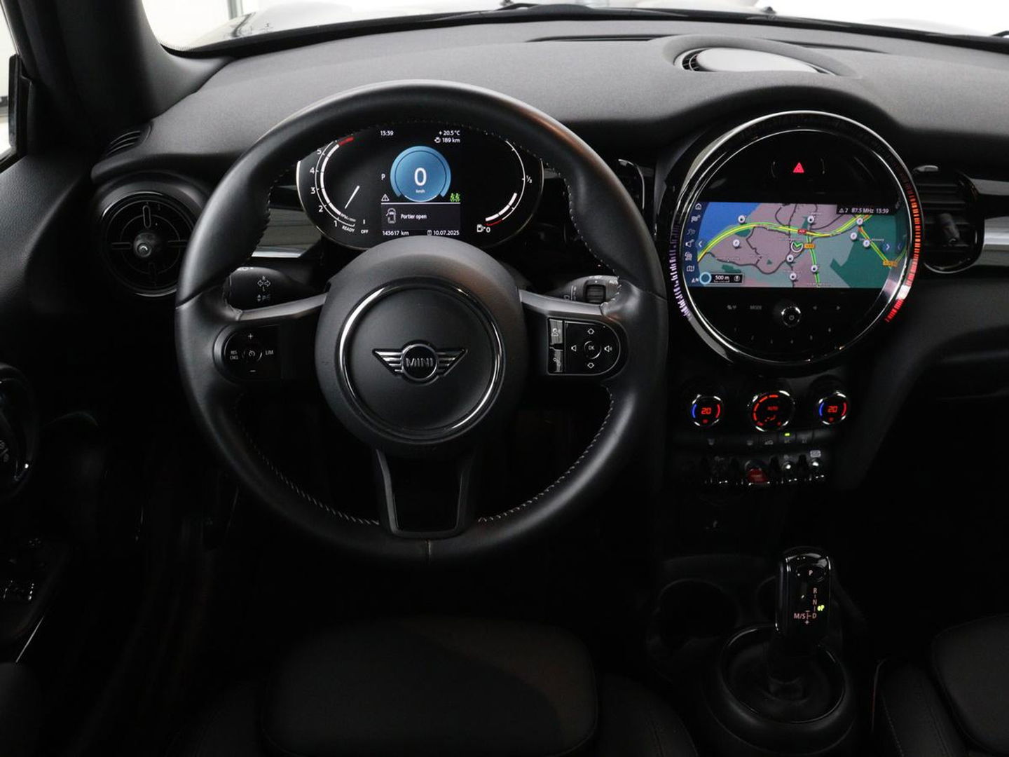 MINI Cooper 1.5 Classic | Automaat | Leder | Carplay | Full LED | Navigatie | Climate control | Parkeerhulp | Cruise control