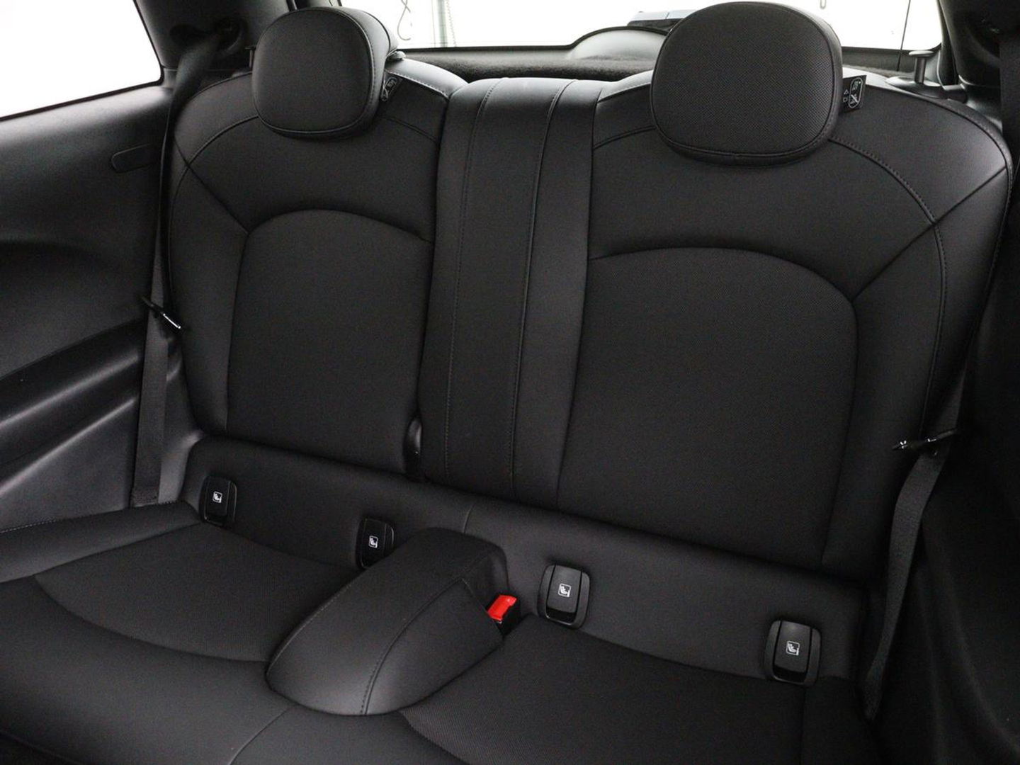 MINI Cooper 1.5 Classic | Automaat | Leder | Carplay | Full LED | Navigatie | Climate control | Parkeerhulp | Cruise control