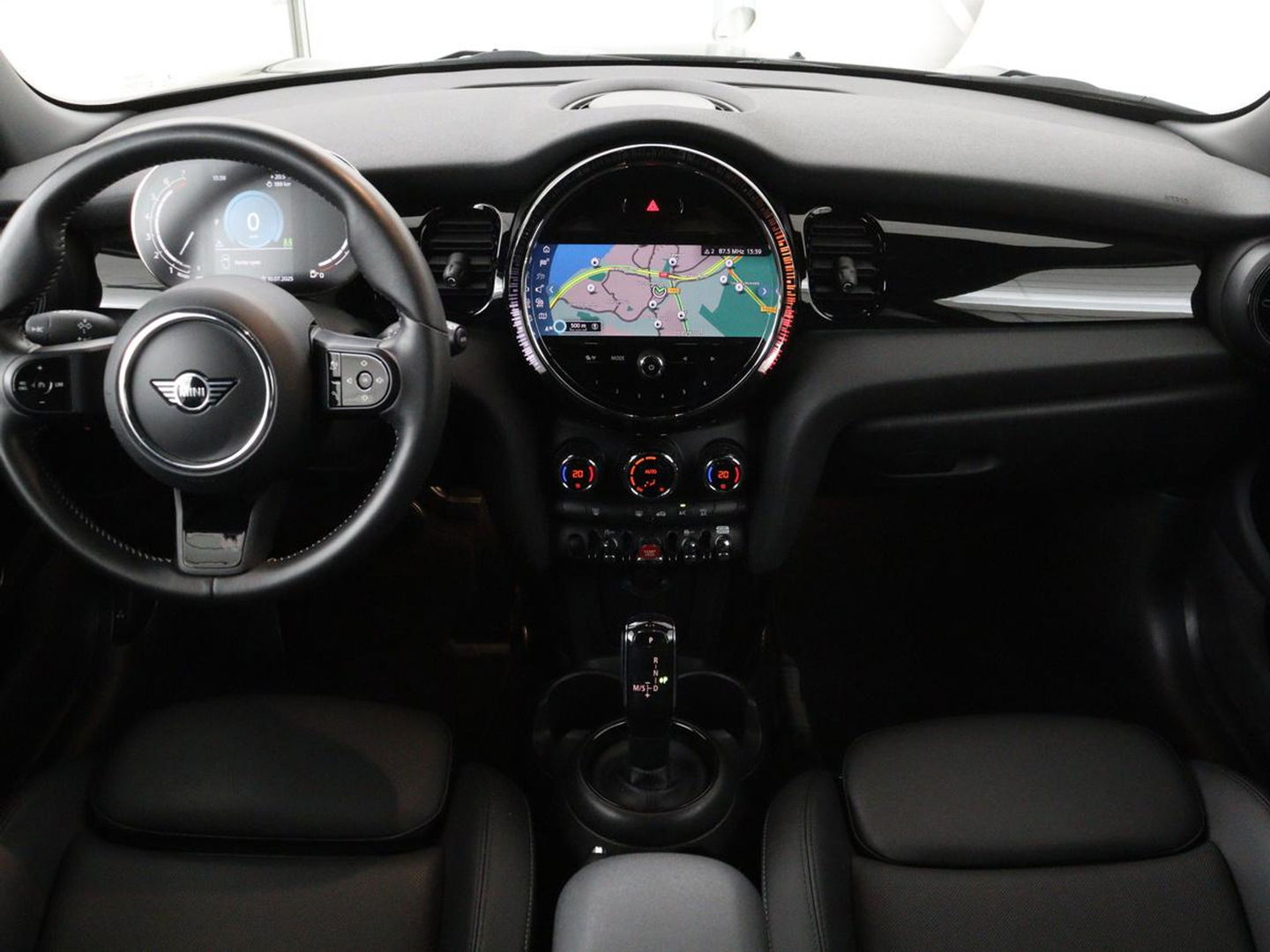 MINI Cooper 1.5 Classic | Automaat | Leder | Carplay | Full LED | Navigatie | Climate control | Parkeerhulp | Cruise control