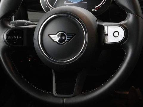 MINI Cooper 1.5 Classic | Automaat | Leder | Carplay | Full LED | Navigatie | Climate control | Parkeerhulp | Cruise control