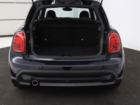 MINI Cooper 1.5 Classic | Automaat | Leder | Carplay | Full LED | Navigatie | Climate control | Parkeerhulp | Cruise control