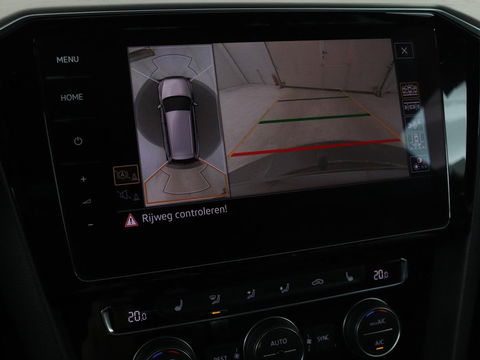 Volkswagen Passat 1.4 TSI R Line | Trekhaak | 360 camera | Stoelverwarming | Leder/Alcantara | Carplay | Adaptive cruise | Navigatie | Full LED | Virtual Cockpit