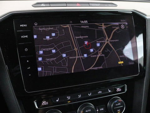 Volkswagen Passat 1.4 TSI R Line | Trekhaak | 360 camera | Stoelverwarming | Leder/Alcantara | Carplay | Adaptive cruise | Navigatie | Full LED | Virtual Cockpit