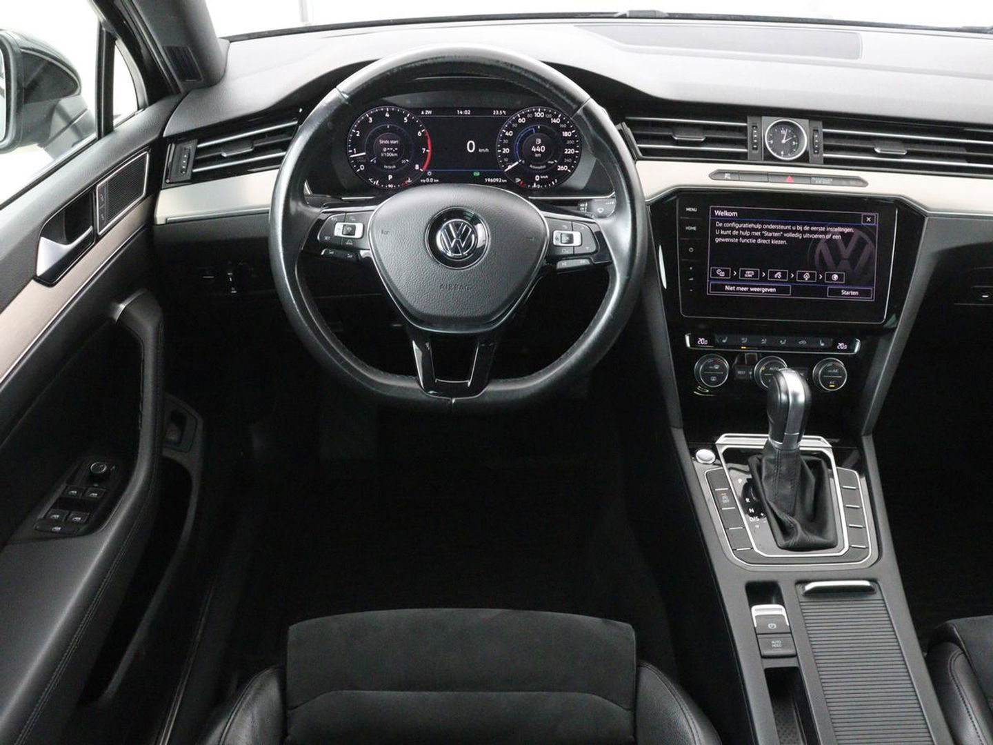 Volkswagen Passat 1.4 TSI R Line | Trekhaak | 360 camera | Stoelverwarming | Leder/Alcantara | Carplay | Adaptive cruise | Navigatie | Full LED | Virtual Cockpit