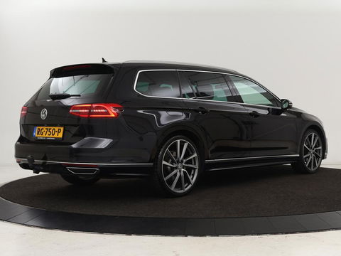 Volkswagen Passat 1.4 TSI R Line | Trekhaak | 360 camera | Stoelverwarming | Leder/Alcantara | Carplay | Adaptive cruise | Navigatie | Full LED | Virtual Cockpit