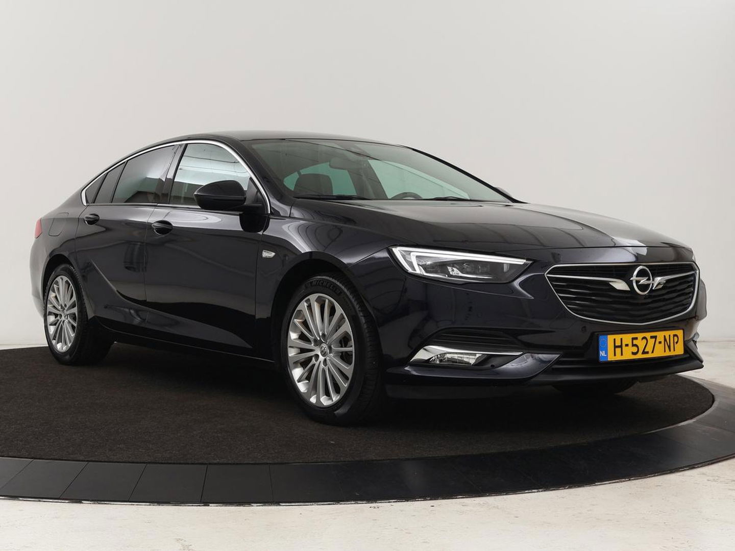 Opel Insignia 1.5 Turbo Executive | Leder/Alcantara | Trekhaak | Carplay | Navigatie | Climate control | Cruise control | Parkeerhulp