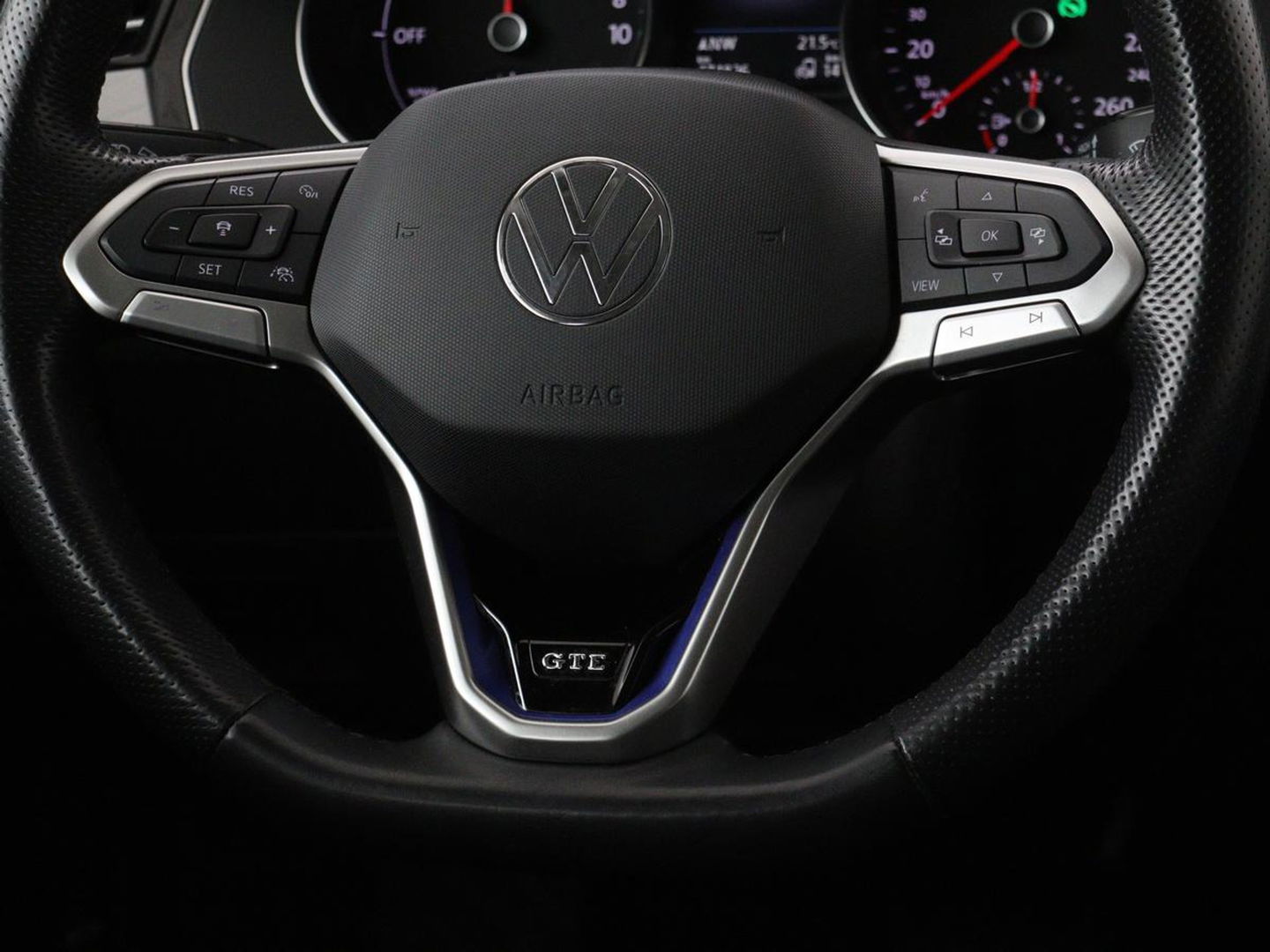 Volkswagen Passat 1.4 TSI PHEV GTE | Stoelverwarming | Trekhaak | Camera | Carplay | Massage | Matrix LED | Adaptive cruise | Navigatie