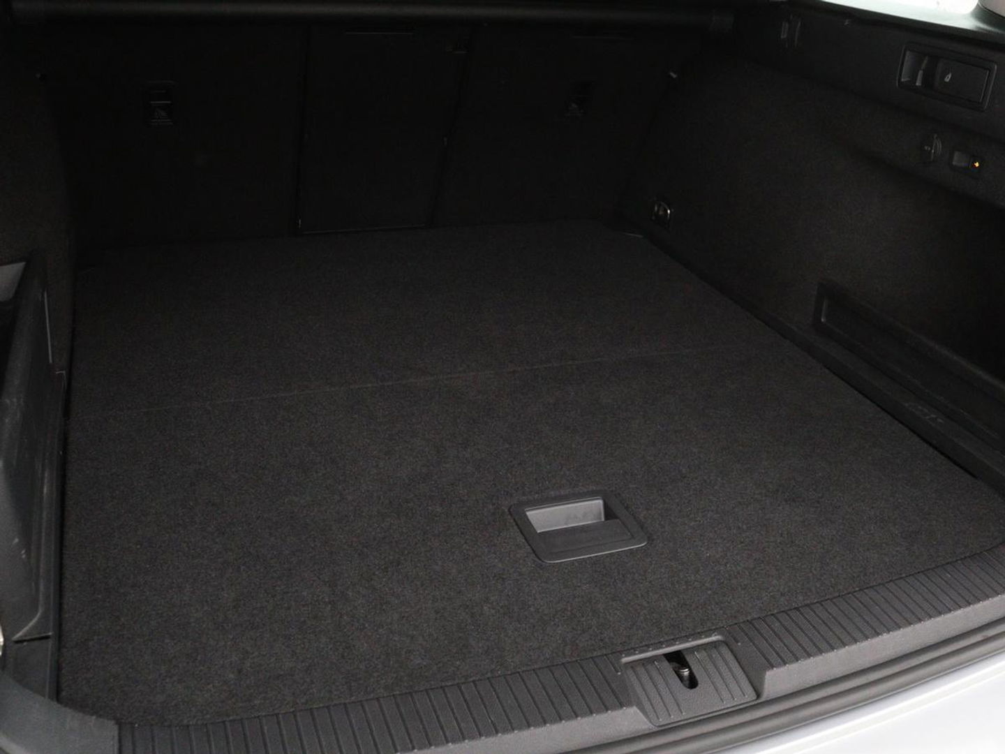 Volkswagen Passat 1.4 TSI PHEV GTE | Stoelverwarming | Trekhaak | Camera | Carplay | Massage | Matrix LED | Adaptive cruise | Navigatie