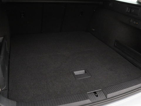 Volkswagen Passat 1.4 TSI PHEV GTE | Stoelverwarming | Trekhaak | Camera | Carplay | Massage | Matrix LED | Adaptive cruise | Navigatie