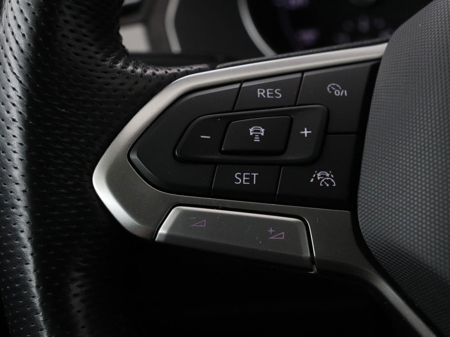 Volkswagen Passat 1.4 TSI PHEV GTE | Stoelverwarming | Trekhaak | Camera | Carplay | Massage | Matrix LED | Adaptive cruise | Navigatie
