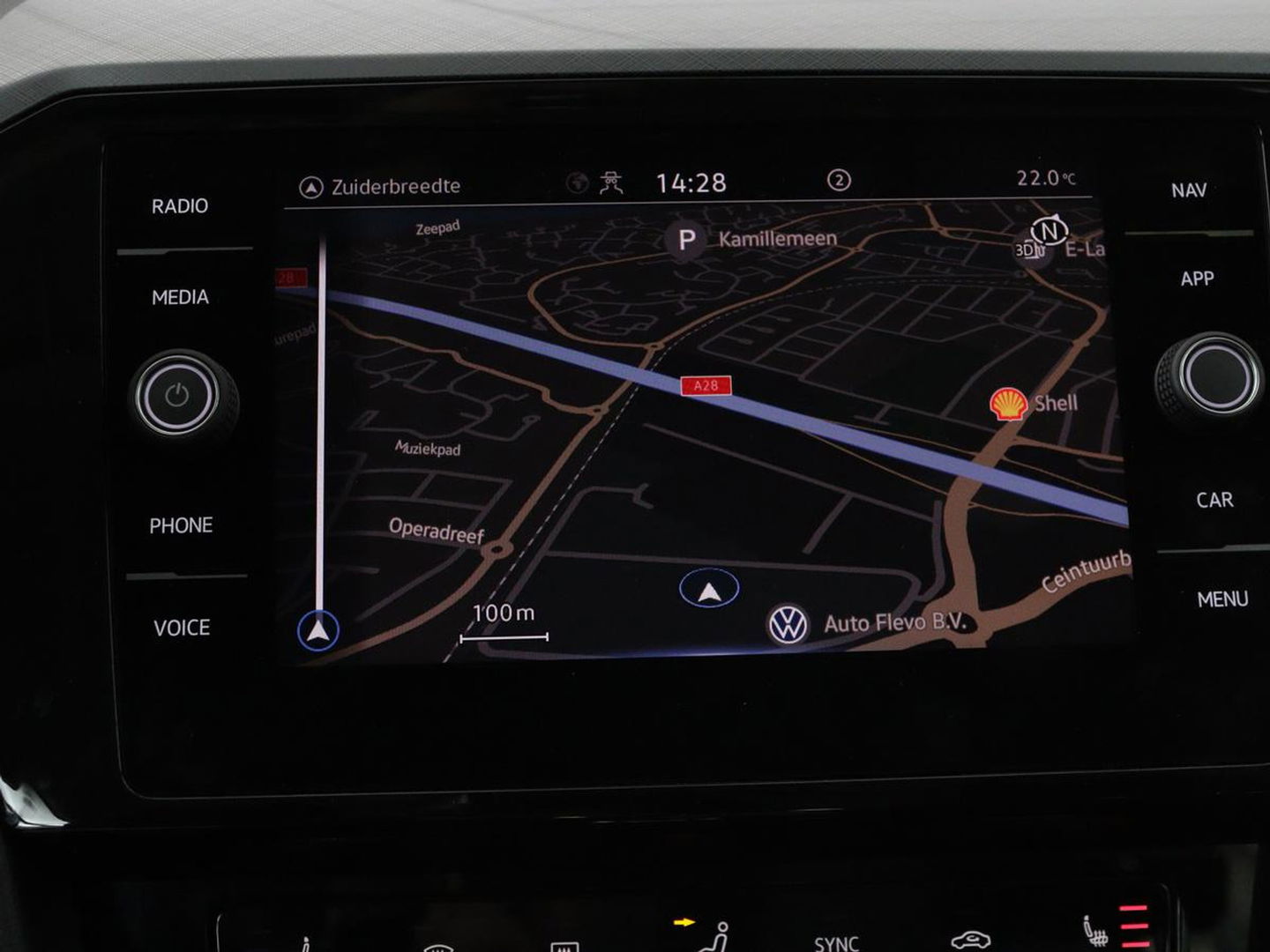 Volkswagen Passat 1.4 TSI PHEV GTE | Stoelverwarming | Trekhaak | Camera | Carplay | Massage | Matrix LED | Adaptive cruise | Navigatie