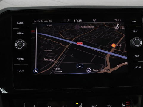 Volkswagen Passat 1.4 TSI PHEV GTE | Stoelverwarming | Trekhaak | Camera | Carplay | Massage | Matrix LED | Adaptive cruise | Navigatie