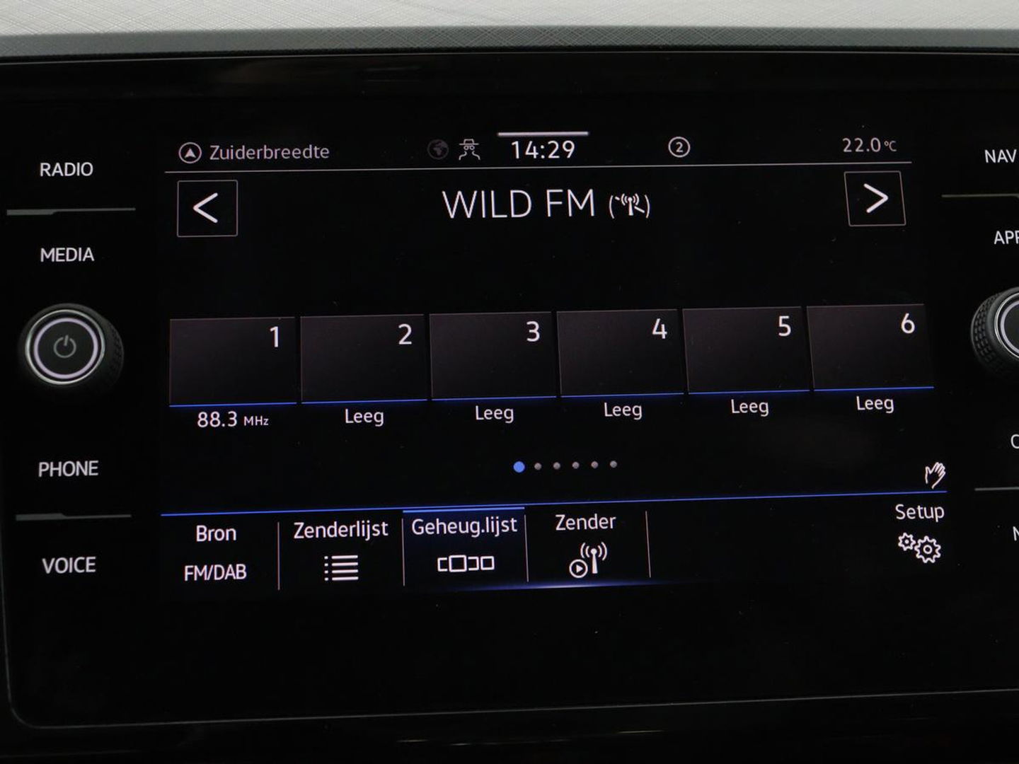 Volkswagen Passat 1.4 TSI PHEV GTE | Stoelverwarming | Trekhaak | Camera | Carplay | Massage | Matrix LED | Adaptive cruise | Navigatie