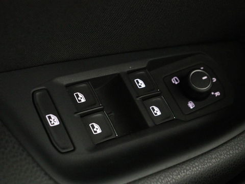 Volkswagen Passat 1.4 TSI PHEV GTE | Stoelverwarming | Trekhaak | Camera | Carplay | Massage | Matrix LED | Adaptive cruise | Navigatie