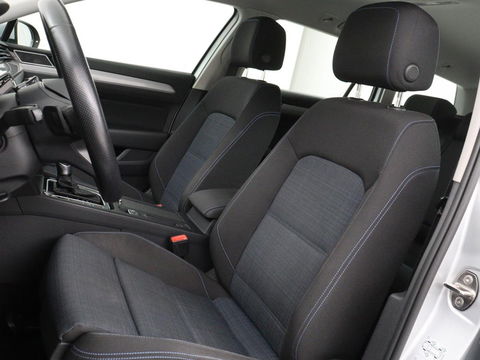 Volkswagen Passat 1.4 TSI PHEV GTE | Stoelverwarming | Trekhaak | Camera | Carplay | Massage | Matrix LED | Adaptive cruise | Navigatie
