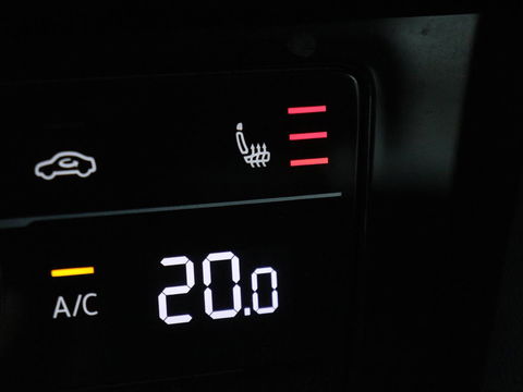 Volkswagen Passat 1.4 TSI PHEV GTE | Stoelverwarming | Trekhaak | Camera | Carplay | Massage | Matrix LED | Adaptive cruise | Navigatie