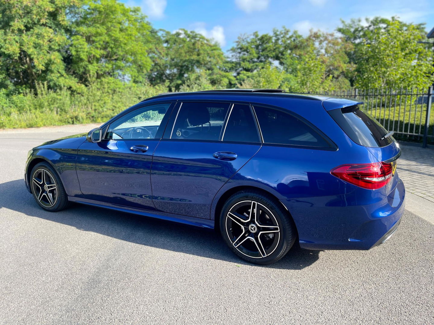 Mercedes-Benz C-Klasse Estate 300 e HYBRIDE AMG NIGHT-PAKKET PANORAMADAK 360" CAMERA TREKHAAK