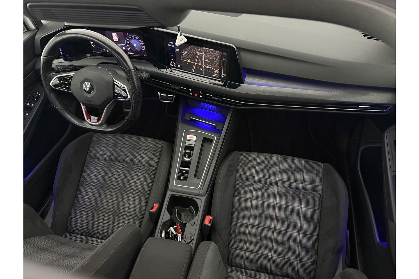 Volkswagen Golf 2.0 TSI GTI 245PK Pano | Harman-Kardon Audio | IQ | Sfeer LED Carplay Camera Head-up Virtual Clima Cruise Navi PDC 18''LMV