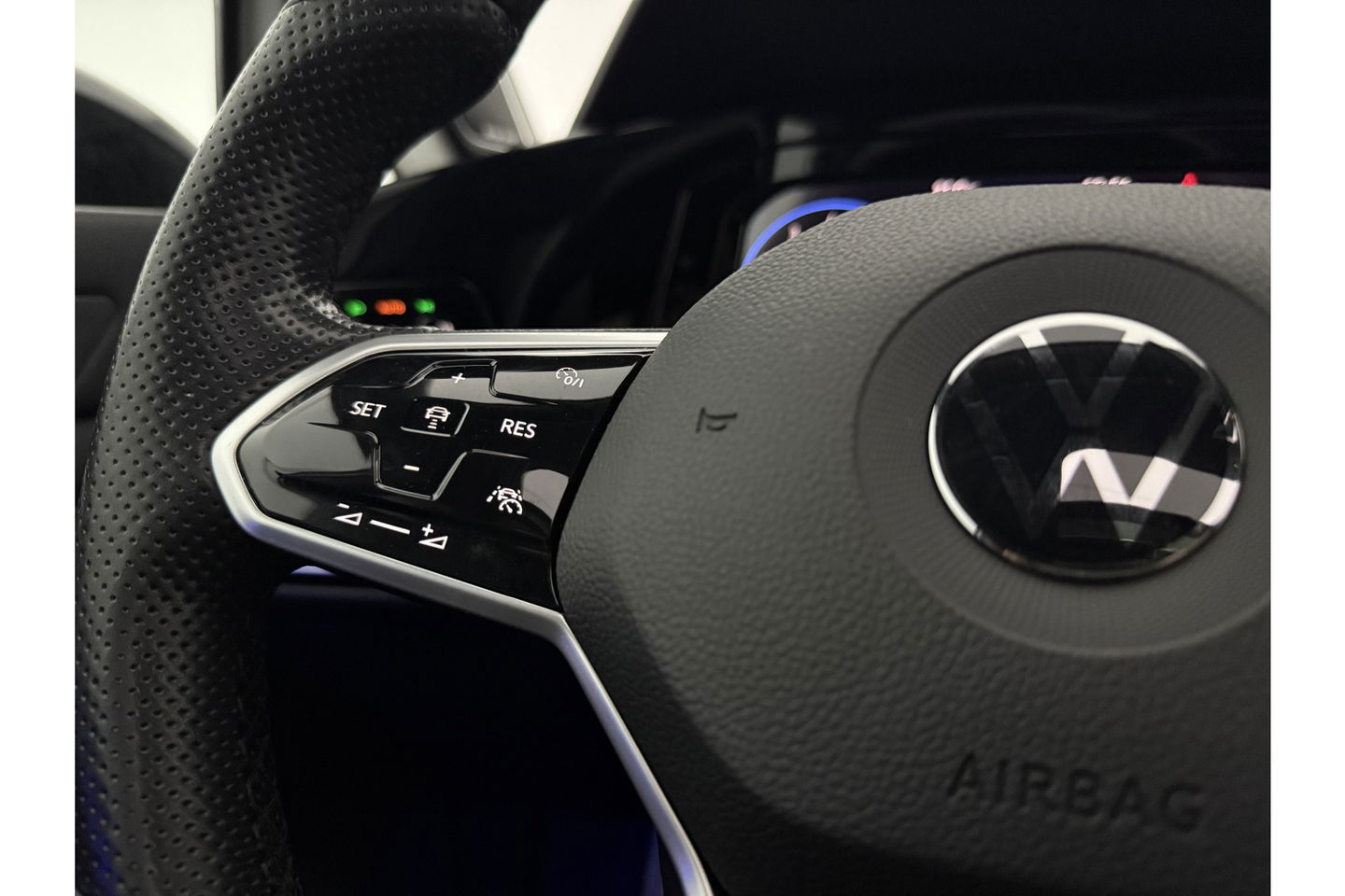 Volkswagen Golf 2.0 TSI GTI 245PK Pano | Harman-Kardon Audio | IQ | Sfeer LED Carplay Camera Head-up Virtual Clima Cruise Navi PDC 18''LMV