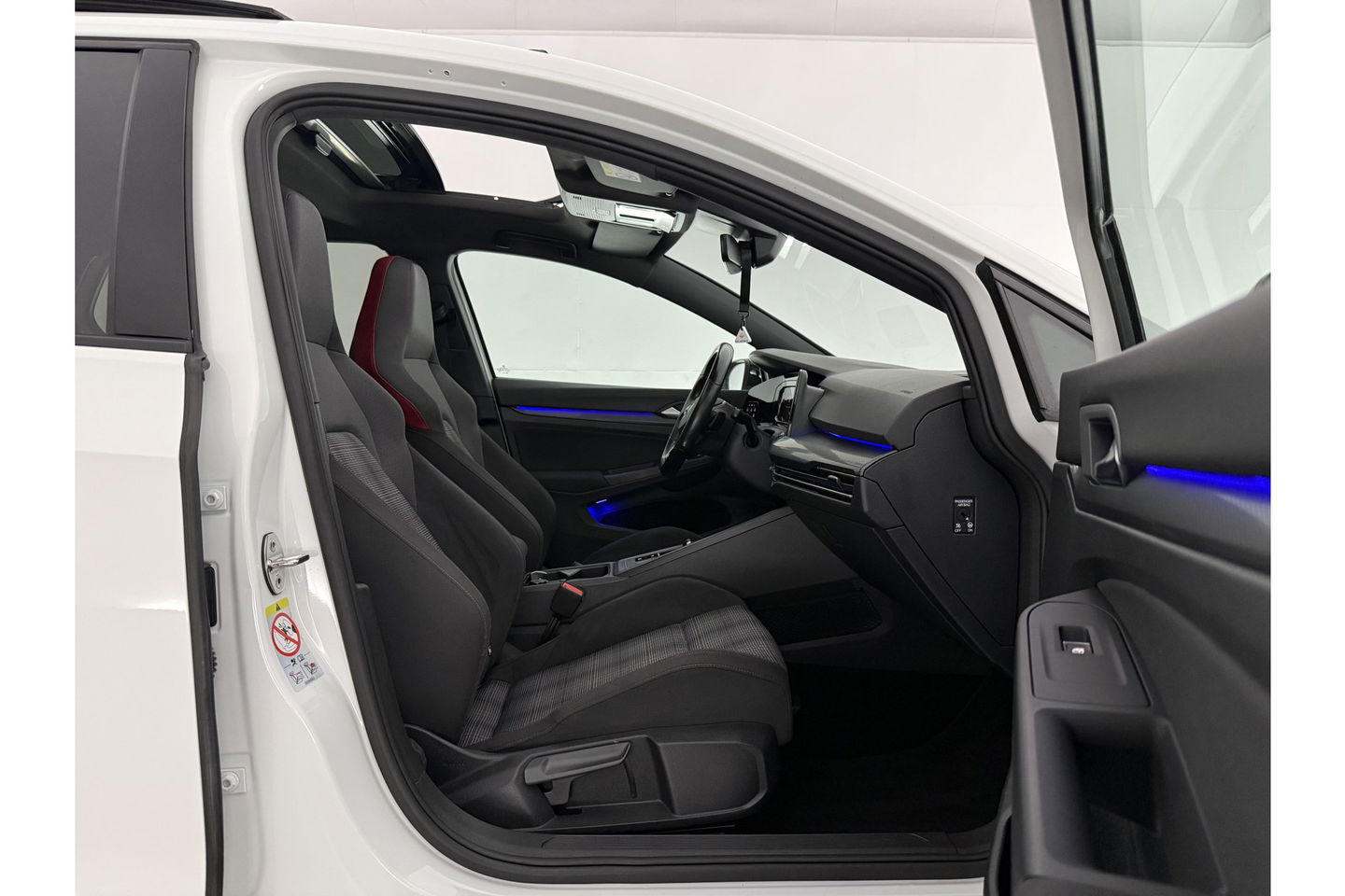 Volkswagen Golf 2.0 TSI GTI 245PK Pano | Harman-Kardon Audio | IQ | Sfeer LED Carplay Camera Head-up Virtual Clima Cruise Navi PDC 18''LMV