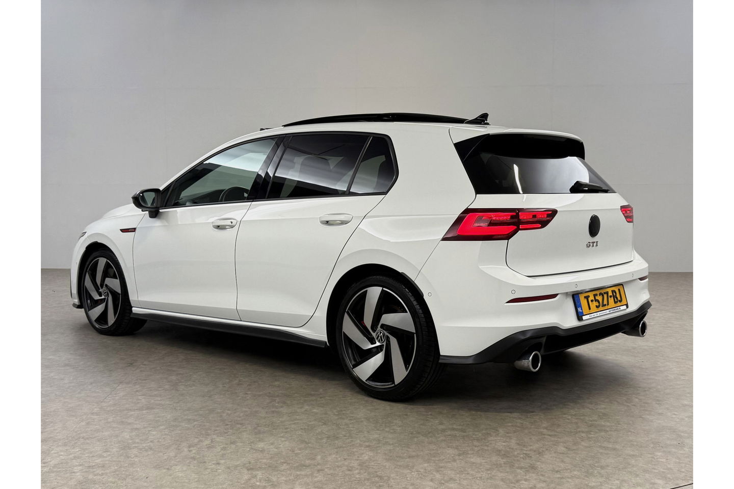 Volkswagen Golf 2.0 TSI GTI 245PK Pano | Harman-Kardon Audio | IQ | Sfeer LED Carplay Camera Head-up Virtual Clima Cruise Navi PDC 18''LMV
