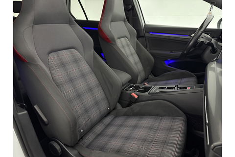 Volkswagen Golf 2.0 TSI GTI 245PK Pano | Harman-Kardon Audio | IQ | Sfeer LED Carplay Camera Head-up Virtual Clima Cruise Navi PDC 18''LMV