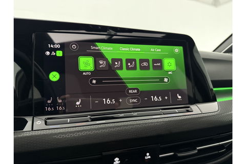 Volkswagen Golf 2.0 TSI GTI 245PK Pano | Harman-Kardon Audio | IQ | Sfeer LED Carplay Camera Head-up Virtual Clima Cruise Navi PDC 18''LMV