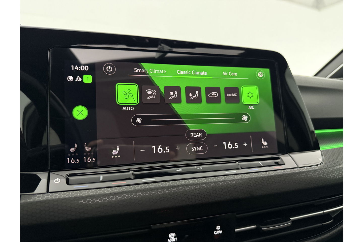 Volkswagen Golf 2.0 TSI GTI 245PK Pano | Harman-Kardon Audio | IQ | Sfeer LED Carplay Camera Head-up Virtual Clima Cruise Navi PDC 18''LMV