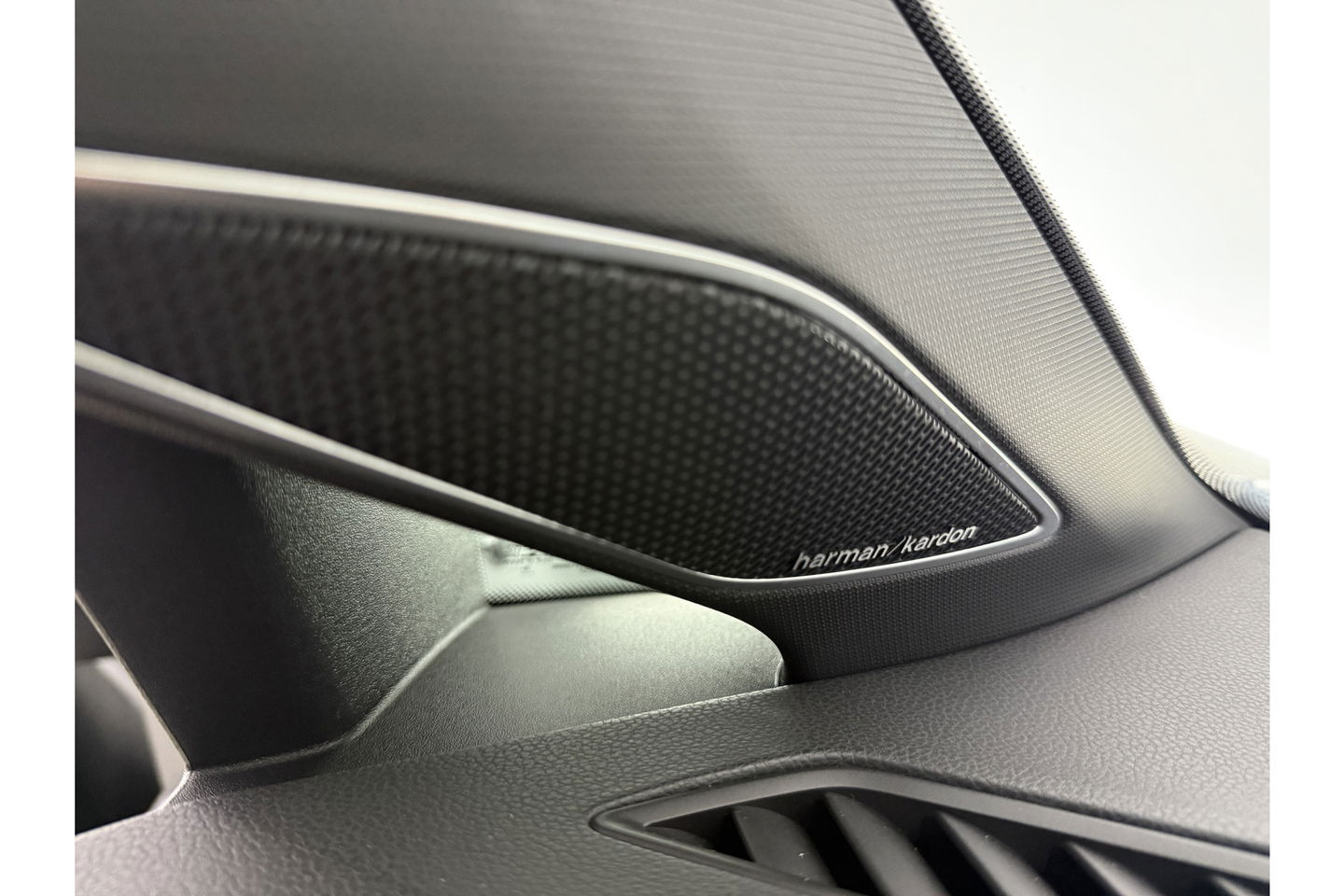 Volkswagen Golf 2.0 TSI GTI 245PK Pano | Harman-Kardon Audio | IQ | Sfeer LED Carplay Camera Head-up Virtual Clima Cruise Navi PDC 18''LMV
