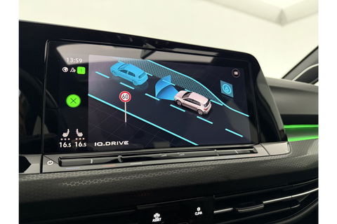 Volkswagen Golf 2.0 TSI GTI 245PK Pano | Harman-Kardon Audio | IQ | Sfeer LED Carplay Camera Head-up Virtual Clima Cruise Navi PDC 18''LMV