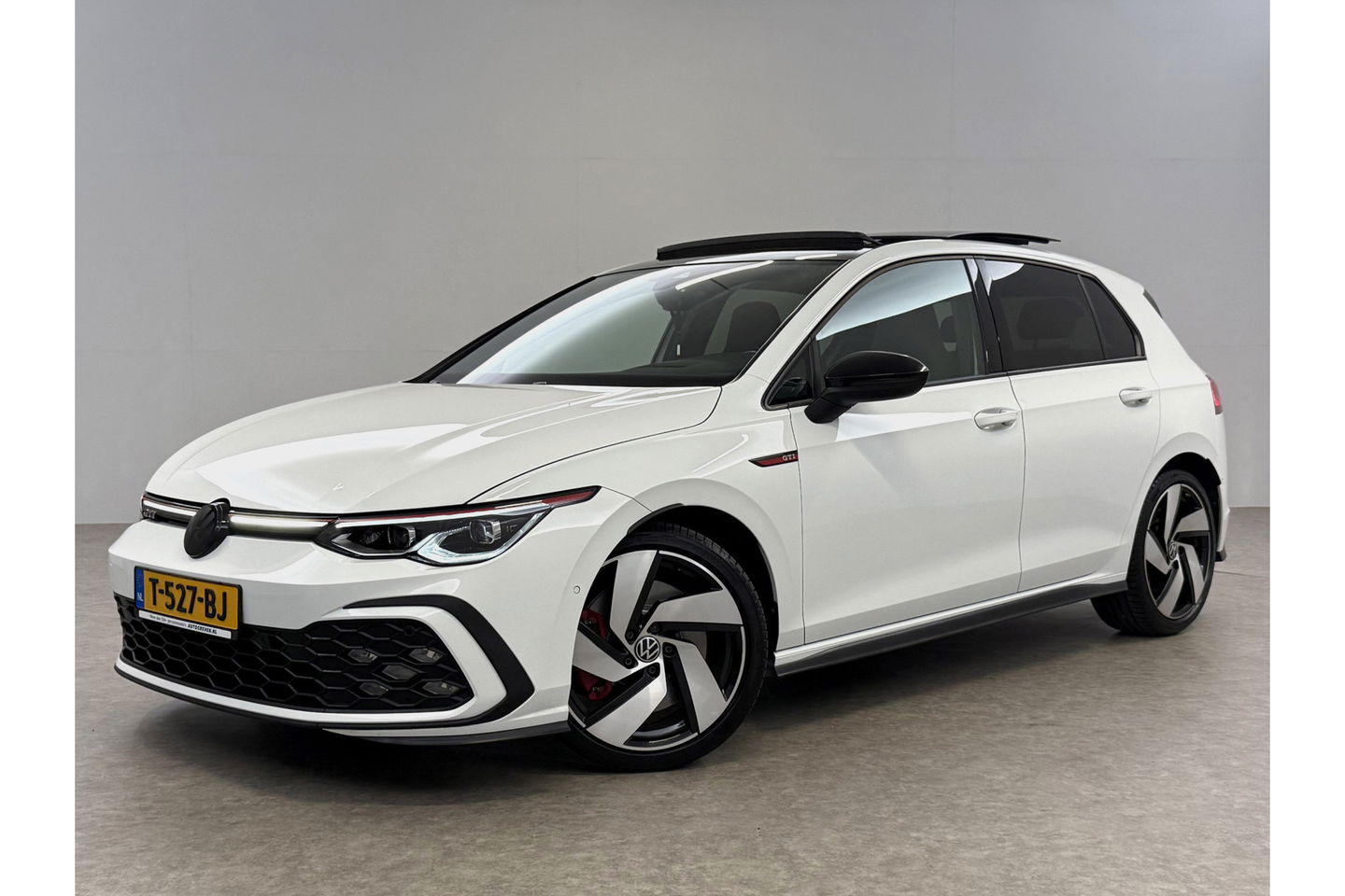 Volkswagen Golf 2.0 TSI GTI 245PK Pano | Harman-Kardon Audio | IQ | Sfeer LED Carplay Camera Head-up Virtual Clima Cruise Navi PDC 18''LMV