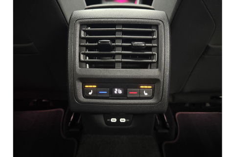 Volkswagen Golf 2.0 TSI GTI 245PK Pano | Harman-Kardon Audio | IQ | Sfeer LED Carplay Camera Head-up Virtual Clima Cruise Navi PDC 18''LMV