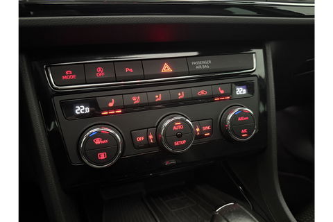 SEAT Leon 2.0 191PK TSI FR Pano Sfeer LED Virtual Carplay Camera Clima Cruise Navi PDC 18''LMV