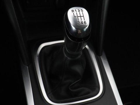 Renault Mégane 1.3 TCe Bose | Trekhaak | Camera | Carplay | Keyless | Navigatie | Climate control | Bose Sound | Park Assist | Half leder