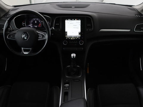 Renault Mégane 1.3 TCe Bose | Trekhaak | Camera | Carplay | Keyless | Navigatie | Climate control | Bose Sound | Park Assist | Half leder
