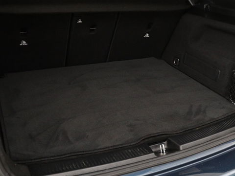 Mercedes-Benz B-Klasse 180 Business Solution Luxury | Leder | Stoelverwarming | Carplay | Sfeerverlichting | Camera | Widescreen | Full LED | Navigatie