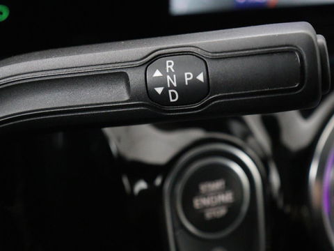 Mercedes-Benz B-Klasse 180 Business Solution Luxury | Leder | Stoelverwarming | Carplay | Sfeerverlichting | Camera | Widescreen | Full LED | Navigatie