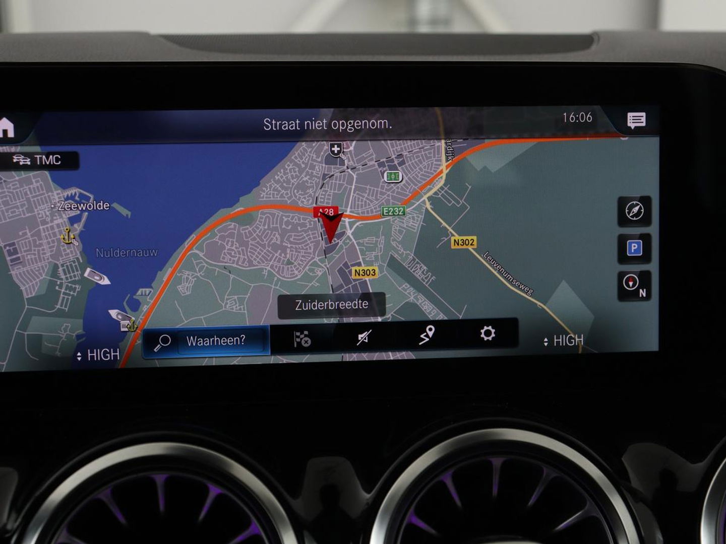 Mercedes-Benz B-Klasse 180 Business Solution Luxury | Leder | Stoelverwarming | Carplay | Sfeerverlichting | Camera | Widescreen | Full LED | Navigatie