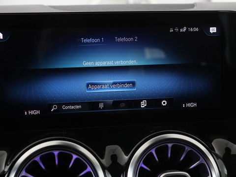 Mercedes-Benz B-Klasse 180 Business Solution Luxury | Leder | Stoelverwarming | Carplay | Sfeerverlichting | Camera | Widescreen | Full LED | Navigatie