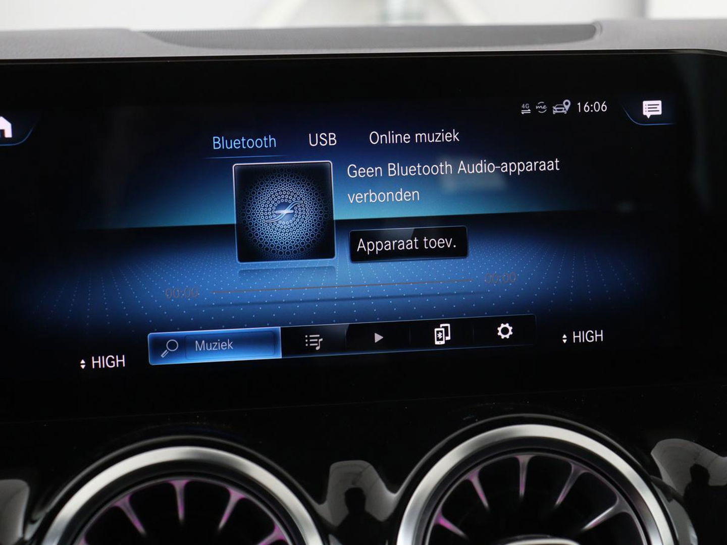 Mercedes-Benz B-Klasse 180 Business Solution Luxury | Leder | Stoelverwarming | Carplay | Sfeerverlichting | Camera | Widescreen | Full LED | Navigatie