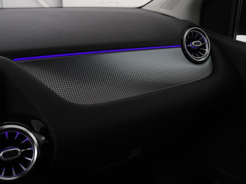 Mercedes-Benz B-Klasse 180 Business Solution Luxury | Leder | Stoelverwarming | Carplay | Sfeerverlichting | Camera | Widescreen | Full LED | Navigatie