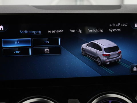 Mercedes-Benz B-Klasse 180 Business Solution Luxury | Leder | Stoelverwarming | Carplay | Sfeerverlichting | Camera | Widescreen | Full LED | Navigatie