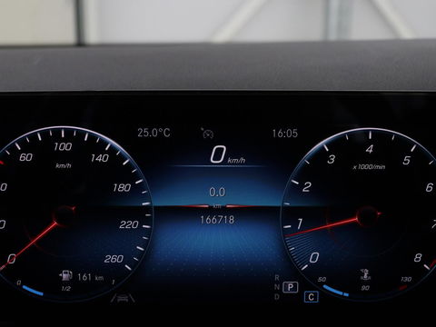 Mercedes-Benz B-Klasse 180 Business Solution Luxury | Leder | Stoelverwarming | Carplay | Sfeerverlichting | Camera | Widescreen | Full LED | Navigatie