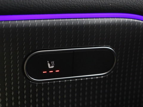 Mercedes-Benz B-Klasse 180 Business Solution Luxury | Leder | Stoelverwarming | Carplay | Sfeerverlichting | Camera | Widescreen | Full LED | Navigatie