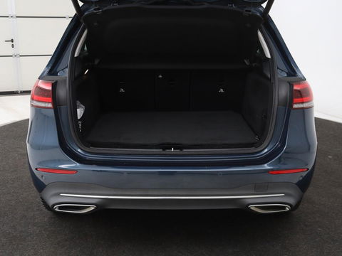 Mercedes-Benz B-Klasse 180 Business Solution Luxury | Leder | Stoelverwarming | Carplay | Sfeerverlichting | Camera | Widescreen | Full LED | Navigatie