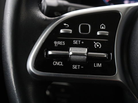 Mercedes-Benz B-Klasse 180 Business Solution Luxury | Leder | Stoelverwarming | Carplay | Sfeerverlichting | Camera | Widescreen | Full LED | Navigatie